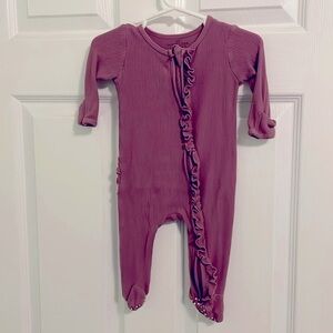 Caden Lane Bamboo Boysenberry Waffle Zipper Ruffle Footie Size 0-3 Months
